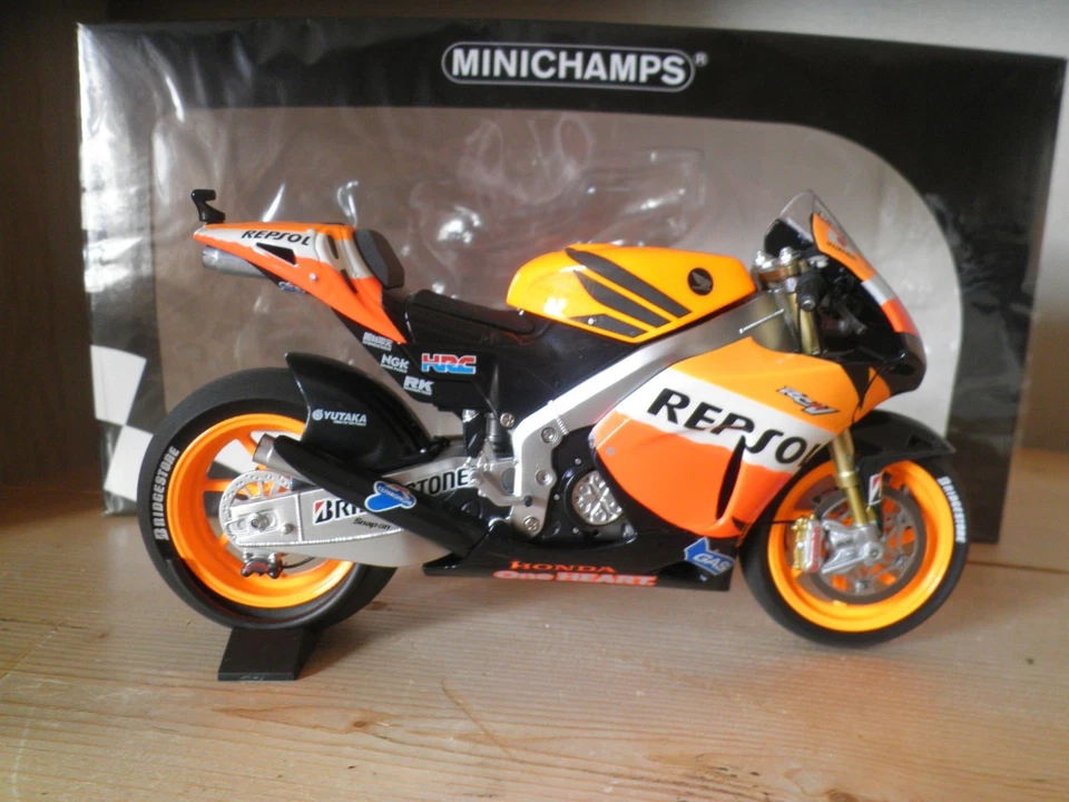 1/12 MINICHAMPS HONDA RC212V CASEY STONER 2011 (NEUF) - Photo 3/4