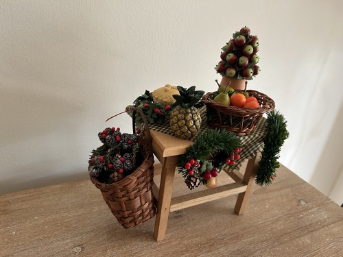 Byers Choice Thanksgiving Christmas Holiday Table - Picture 3 of 18