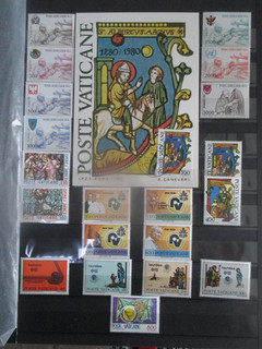 Lot de timbres "VATICAN avec séries " neufs cadeau pour 2 lots