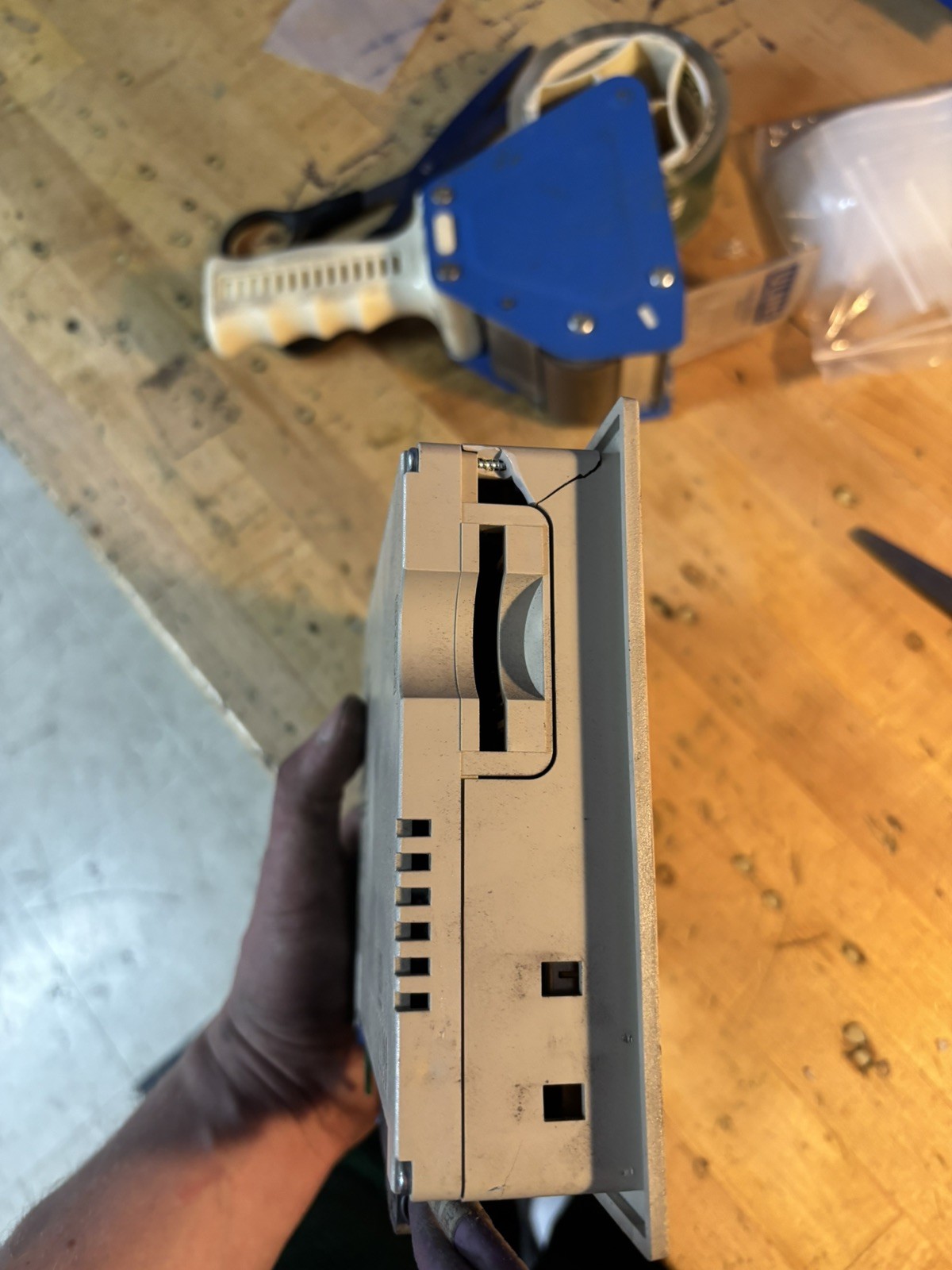 SIEMENS 6AV6 545-0BC15-2AX0 Touch Panel TP 170B  USED SLIGHT CRACK STILL WORKS