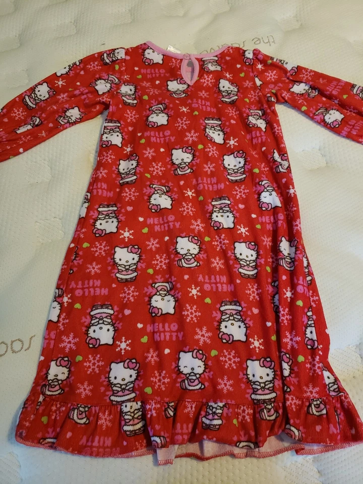 Camisón Hello Kitty by Sanrio Rojo Rosa Franela Manga Larga Copo de Nieve Talla 3T Foto 4 de 4