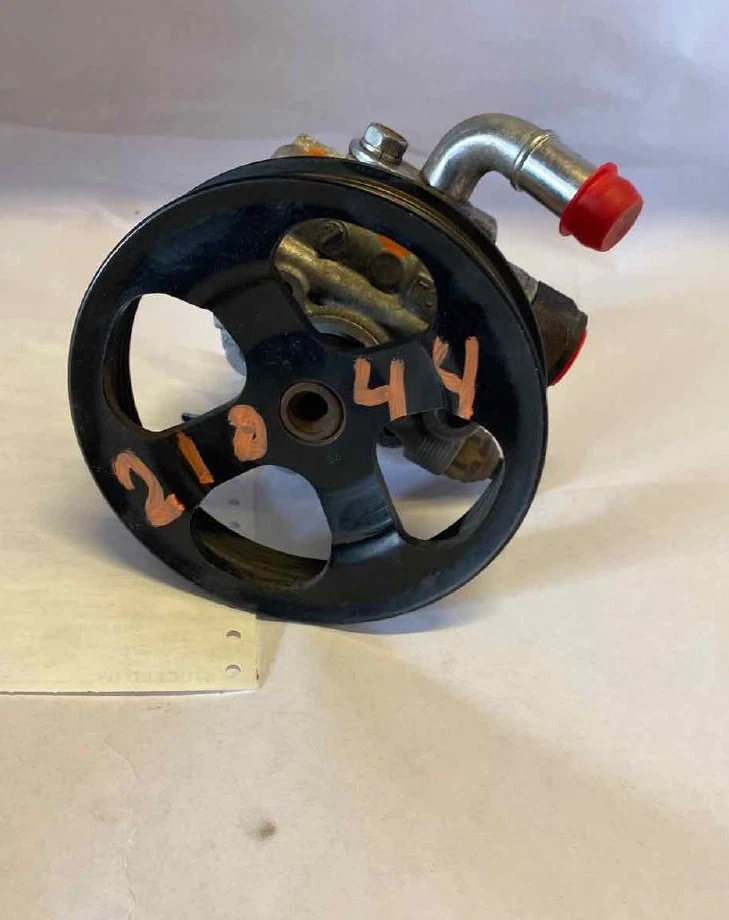 Bomba de dirección asistida Toyota Corolla 2003-2008 Foto 4 de 4