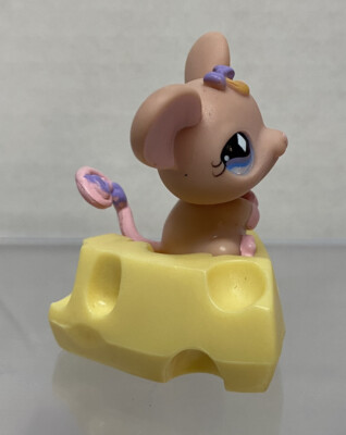 Littlest Pet Shop MOUSE RAT #746 & CHEESE Stand Hasbro Diamond