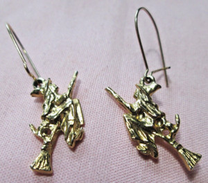 Authentic Vintage 24k Gold Plated Wire Earrings of Flying Witches!