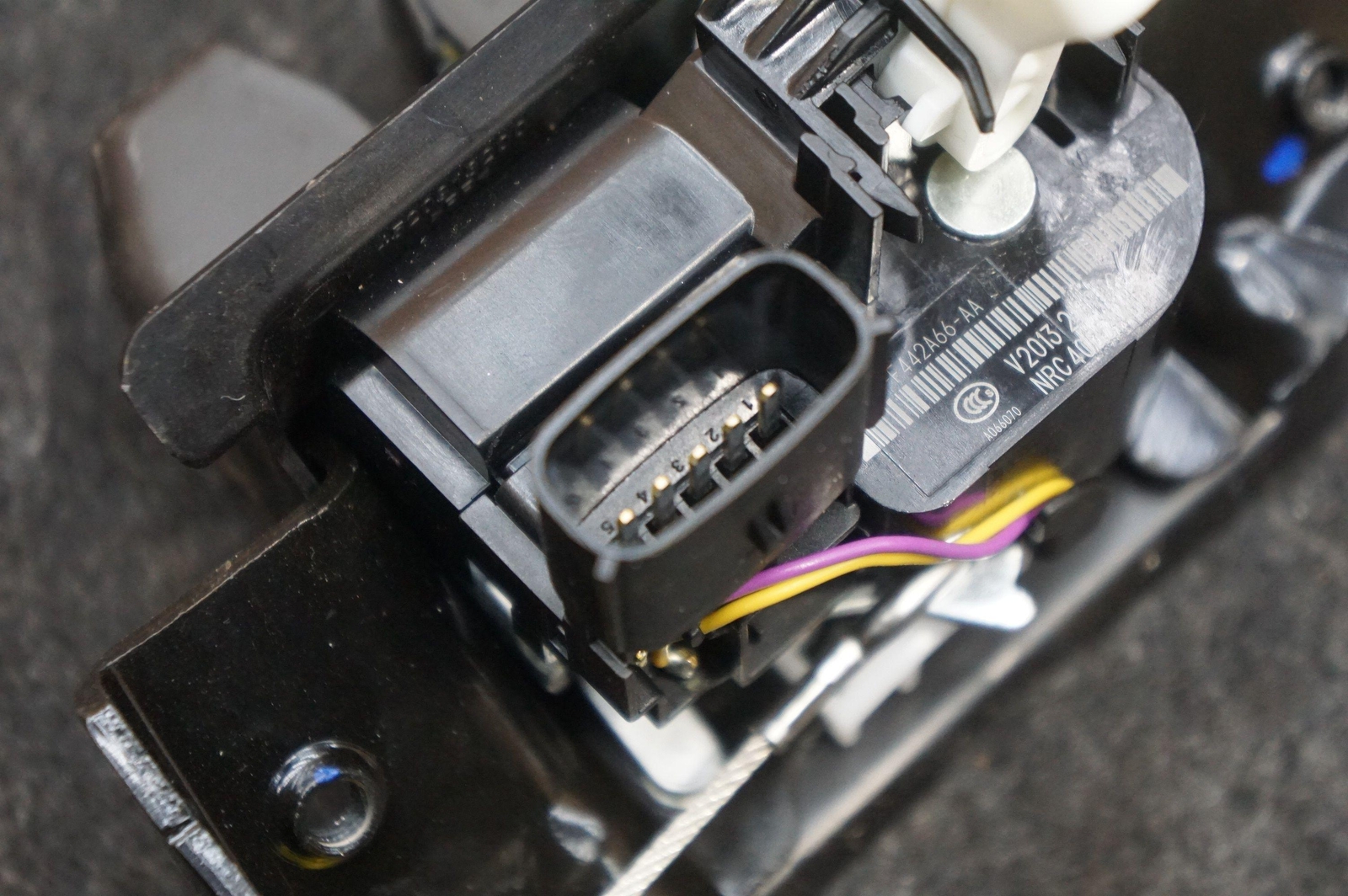 Rear Trunk Lid Latch Lock Actuator MY83-F442A66-AA Aston Martin Dbx 707 2020-24