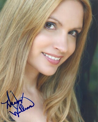 Meadow Williams Signed Autographed 8x10 Photo Den of Thieves Actress