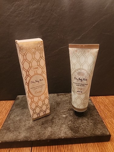 Sabon Silky Body Milk With Almond Oil & Organic Oat Milk - Breeze SPF 15 3.52 oz - Picture 4 of 4