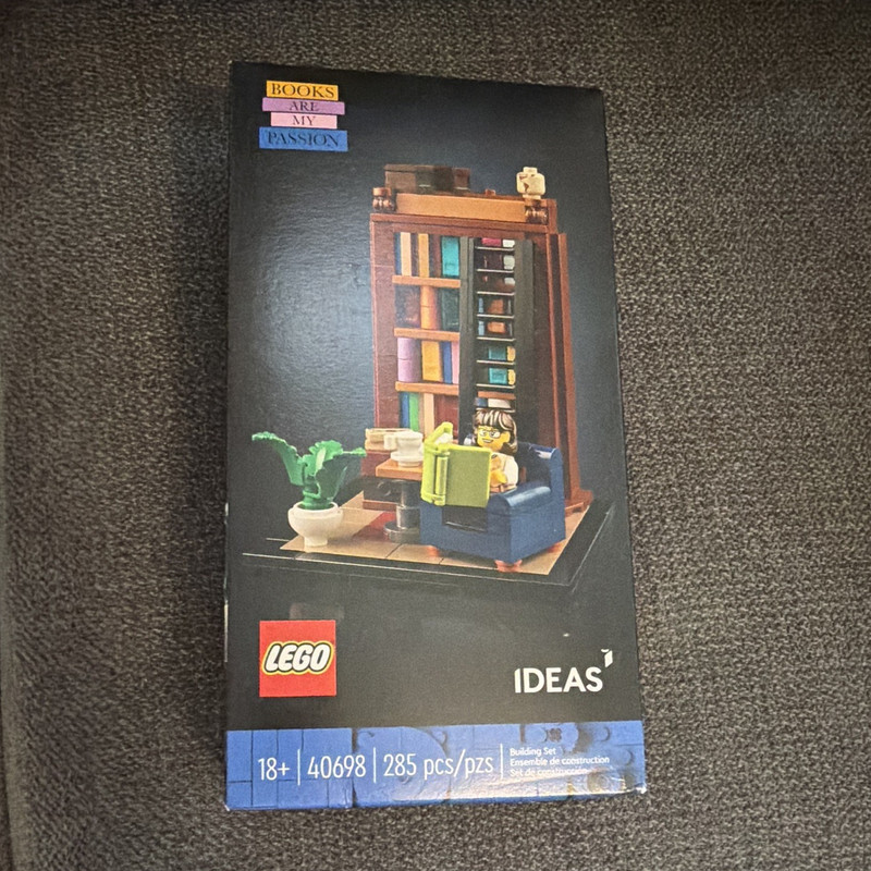 LEGO Ideas 40698 Books Are My Passion Limited Edition Set 285 pcs 18+