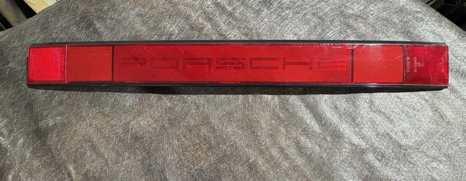 Porsche 911 (74-86)  Center Rear Reflector Lens 91163312302 - Image 2 of 4