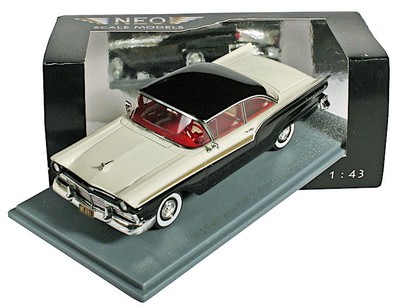 1:43 Neo Scale Models -  Ford Fairlane 500 Hardtop 1957