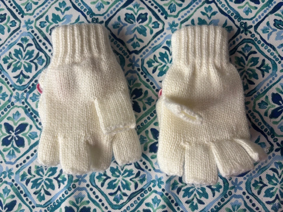 Hello Kitty SanRio Girls White Mittens Gloves Pink Bow Youth Size Medium 2013 - Image 4 of 4