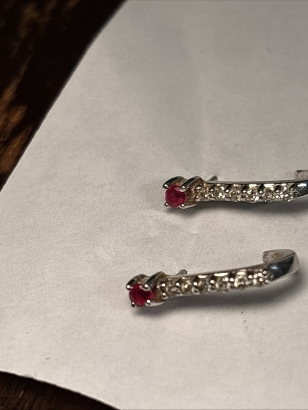 14k Solid Gold Garnet And Diamond Earrings Weighs 1.54 Grams