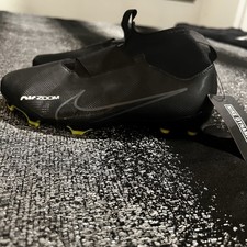 Boys sz5.5 NWT Nike Jr. Air Zoom Mercurial Superfly 9 Academy FG/MG soccer cleat