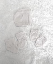 NWT Boutique White Knit Baby Bonnet Socks  Mittens Newborn 0 3 Months Girls