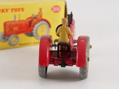 AB580 DINKY TOYS GB MASSEY HARRIS TRACTOR TRACTEUR Ref 300 BON ETAT