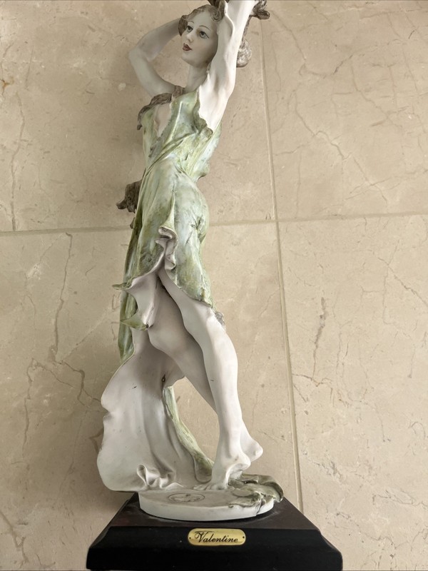 valentine sculpture of art Spain 16” tall beautiful