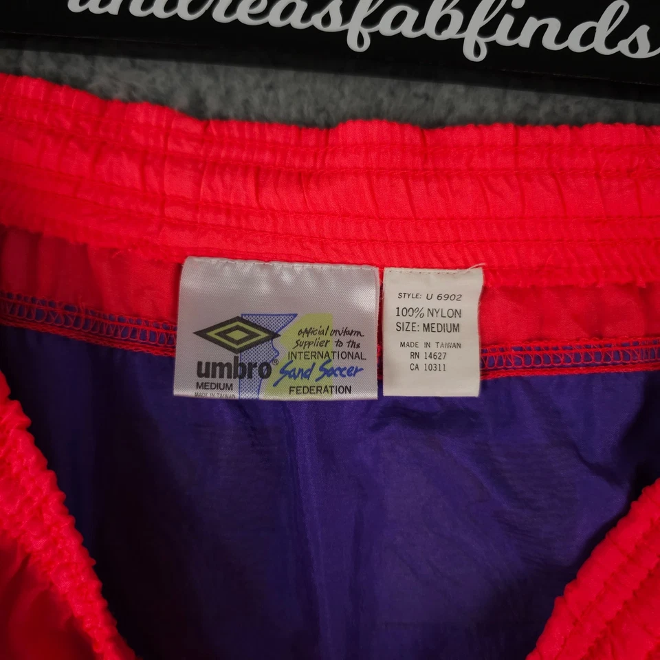 Shorts Umbro Masculino Antigo M Laranja Neon Roxo Federação Internacional de Futebol Areia - Imagem 3 de 4