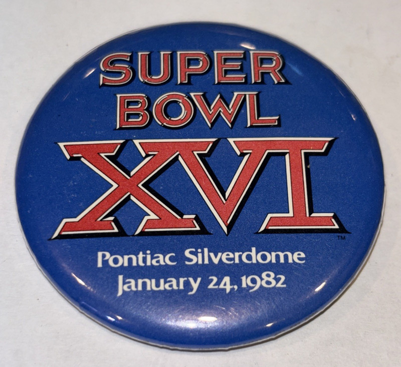 Vintage 1982 Pontiac Silverdome Super Bowl Pin Back Button