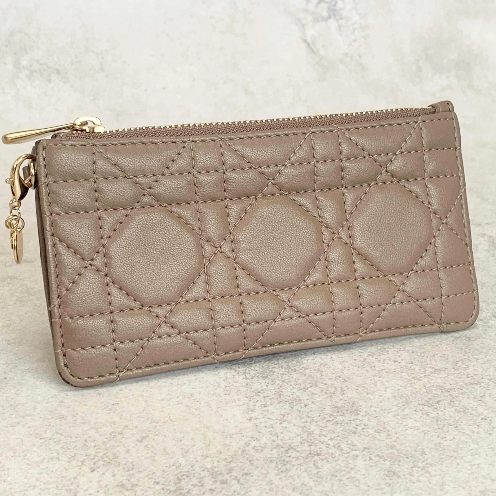 Porte monnaie Christian Dior cannage matelassé porte cartes portefeuille beige foncé