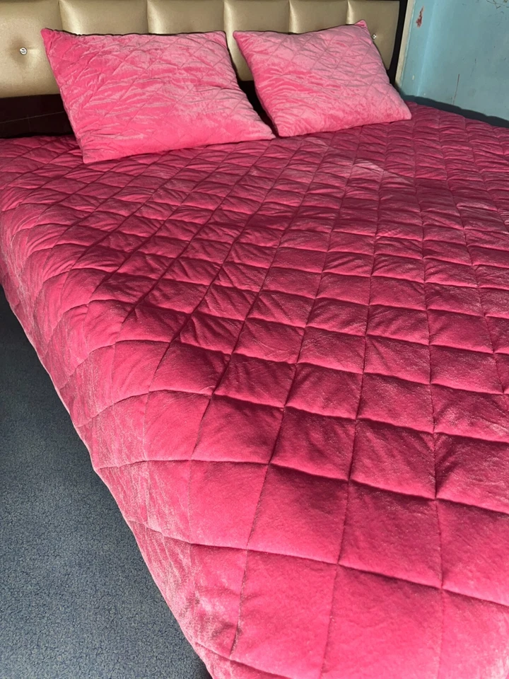 Modern Warm Quilt Set Baby Pink Velvet King Size Comforter Bedding Quilts - Image 2 of 4