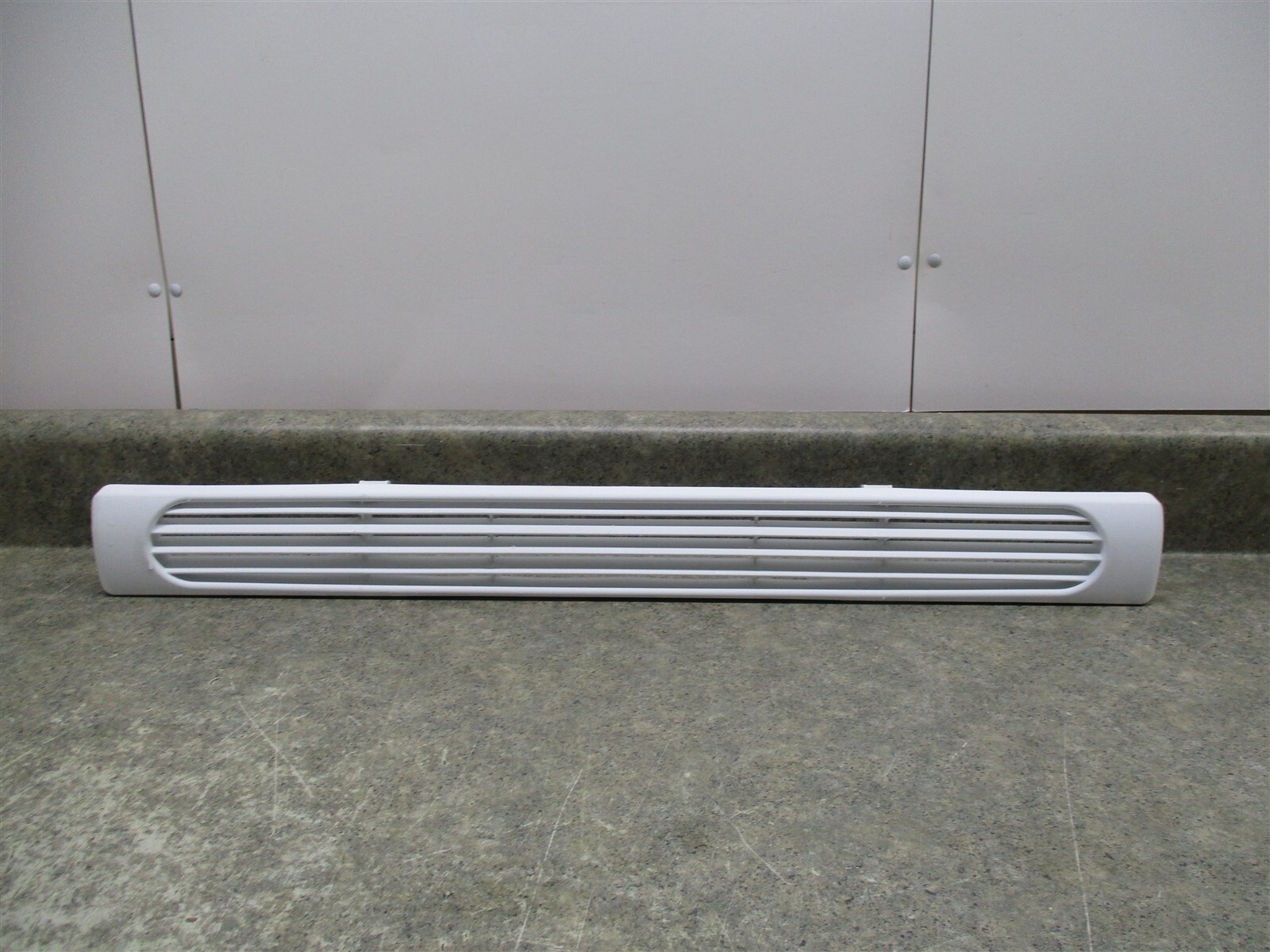 FRIGIDAIRE REFRIGERATOR TOE KICK PLATE PART 241839405 eBay