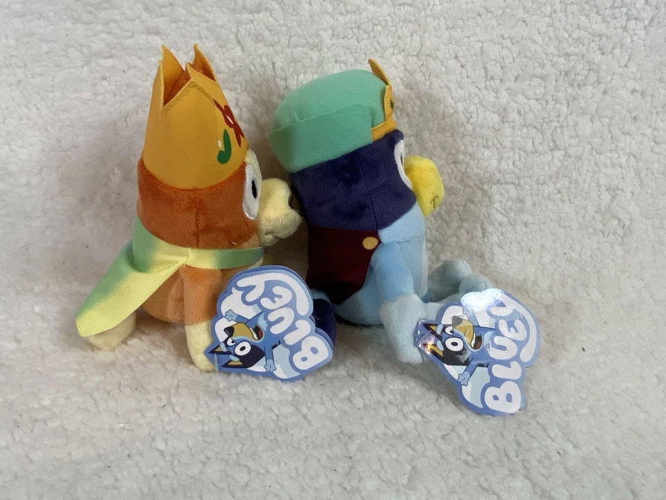 Bluey Friends Queen Bingo and Princess Bluey Lot of 2 8" Plush Cuddly Toys Foto 3 de 4