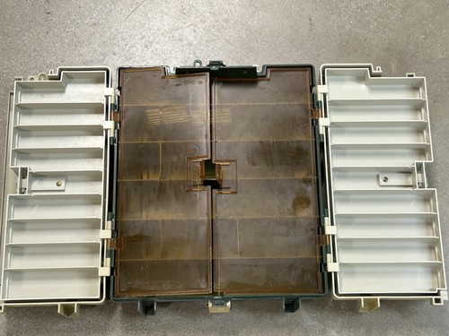 VTG Plano Fishing Tackle Box Model 767 Beige Green Handle Folding 15X12X5 USA - Picture 13 of 13