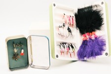 MORELL Pływająca pianka skrzynka na muchy ~NOWA ~ Z 27 przynętami + małym blaszanym pudełkiem pstrąg / łosoś