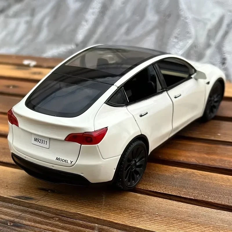 1:24 Tesla Model Y Alloy Car Model Diecast Metal Toy Vehicles Car Model - Image 2 of 4