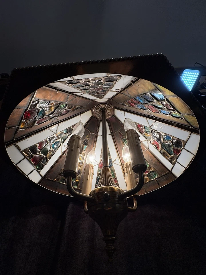 LÁMPARA/LUZ DE TECHO: Vidrio de piedras preciosas manchadas estilo Tiffany 4 luces 29" de alto Foto 3 de 4