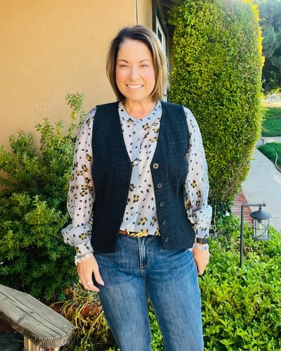 Cabi Hunter Blouse Blue Animal Print Size XL New Beautiful - Picture 15 of 19