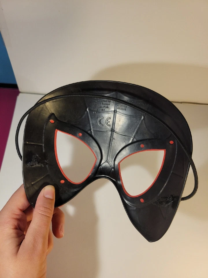 Máscara de Halloween Marvel Spiderman Into The Spiderverse Black Spiderman - Imagem 4 de 4