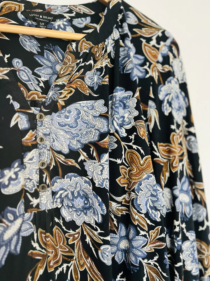LUCKY BRAND Floral Jersey Knit Blouse Sz PS Hi-Low V-Neck Button Boho Western - Image 4 of 4