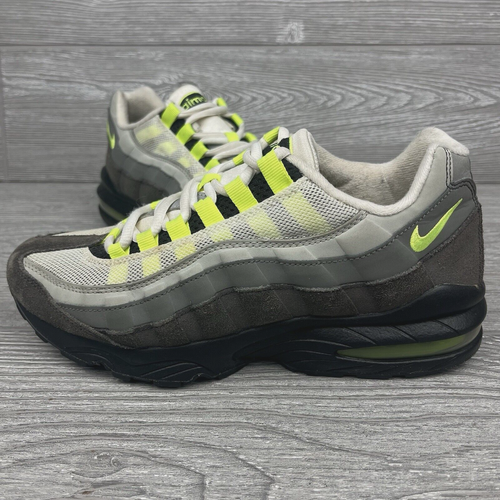 Nike Air Max 95 OG Neon Grey 2016 Size 7Y Pre Owned Sneakers 307565-077 *READ*