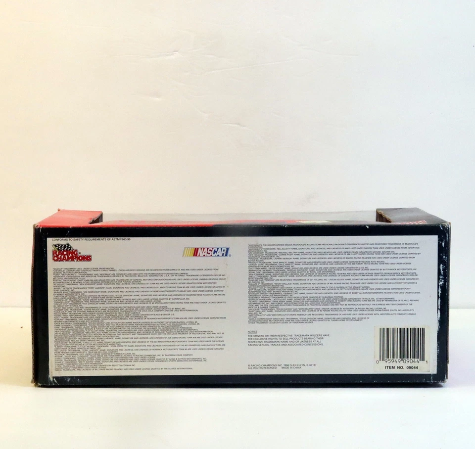 1996 Racing Champions Premier 1:18 MIKE SKINNER #31 Realtree Camo HO w Engine - Image 3 of 4