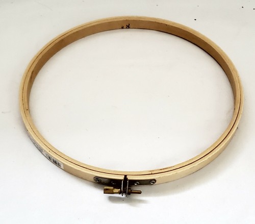 Lot Of Three Round Wood Embroidery Hoops 5" 8" 10" - Picture 3 of 6