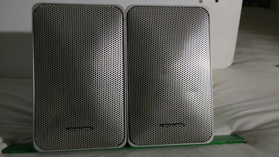REALISTIC MINIMUS 7 SPEAKERS WHITE 40 Watts JAPAN- EXCELLENT
