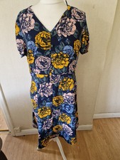 BNWOT TU Mid-length Dress. Size 18. Navy, Floral. Short Sleeve. Versatile