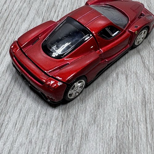 Hot Wheels Enzo Ferrari FAO Nero RED HTF 1:64 Real Riders Loose con supporto - Foto 7 di 16