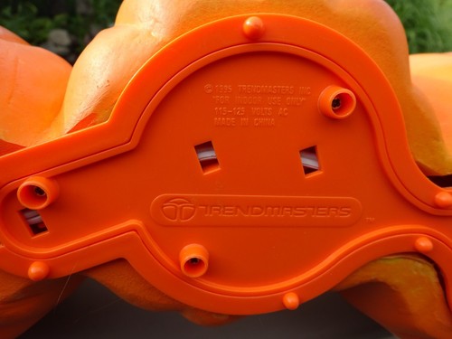 Trendmasters Horizontal Stacked Pumpkin Face Cut Outs Blow Mold Light 19" - Picture 3 of 5