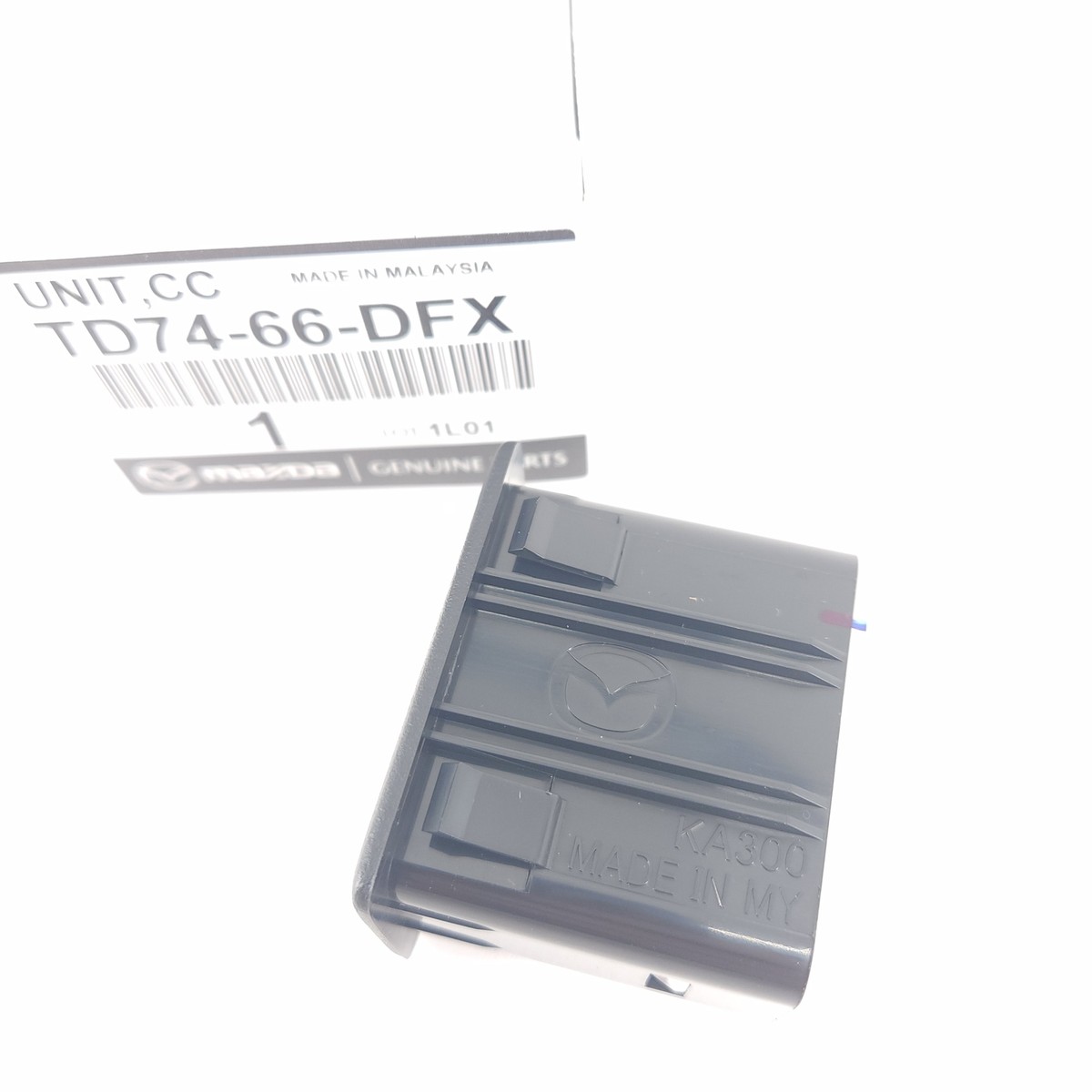 Genuine OEM Mazda TD74-66-DFX Auxiliary Audio Jack Port 2010-12 CX