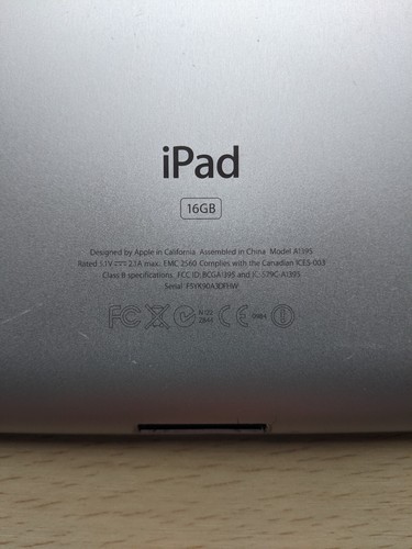 JobLot 2x Apple iPads 2nd (WIFI) and 3rd (WIFI + Cellular) Generation, 16GB BOTH - Picture 7 of 7
