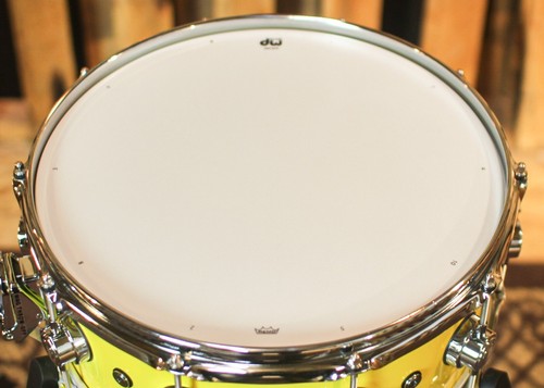 DW 5.5x14 Collectors Maple Solid Chrome Yellow Super Solid Snare Drum SO#1288930 - Picture 4 of 6