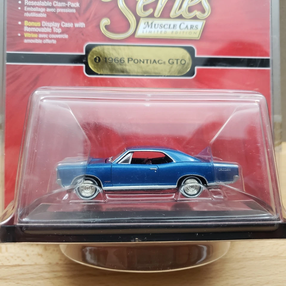 Johnny Lightning 1966 Pontiac GTO Gold Series Muscle Cars Diecast 1:64 Blue - Image 3 of 4