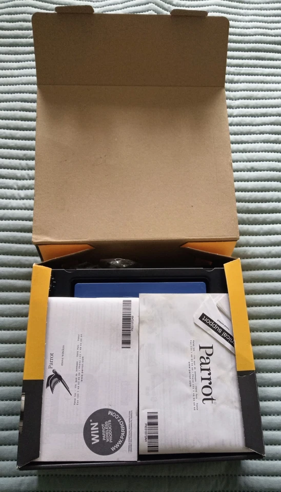 New, Boxed Parrot MKI9200 Bluetooth Handsfree Car Kit - Complete Kit - Image 4 of 4