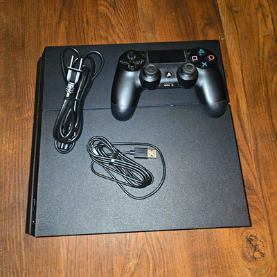 Sony PlayStation 4 PS4 CUH-1215A 500GB Black Console w/ DualShock 4 Wi-Fi