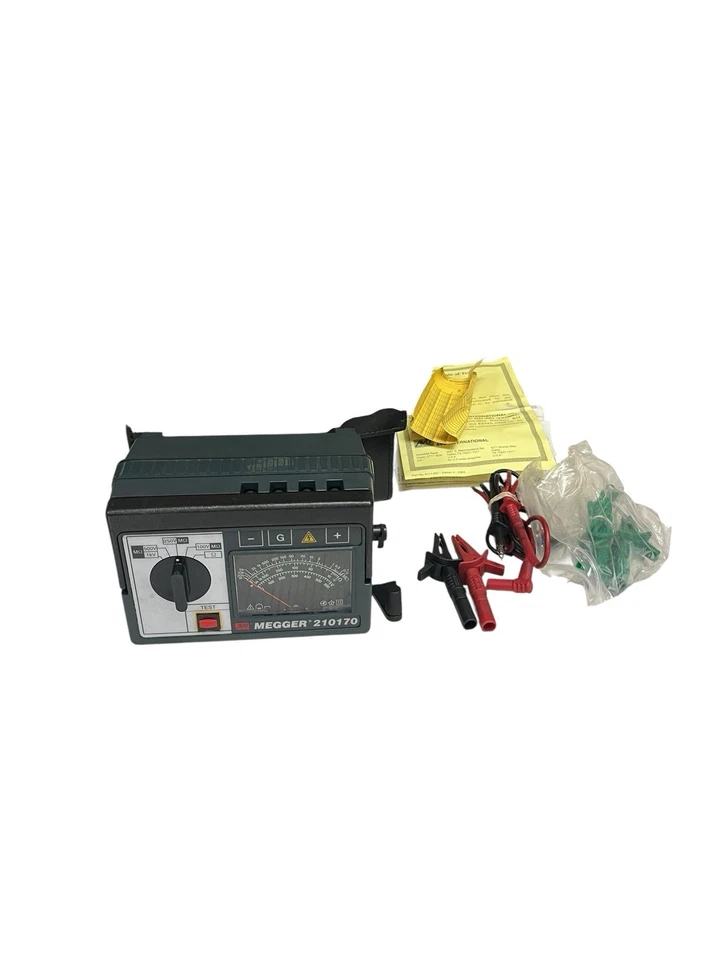Megger 210170 Analog Hand Crank Insulation Resistance Tester READ - Image 3 of 4