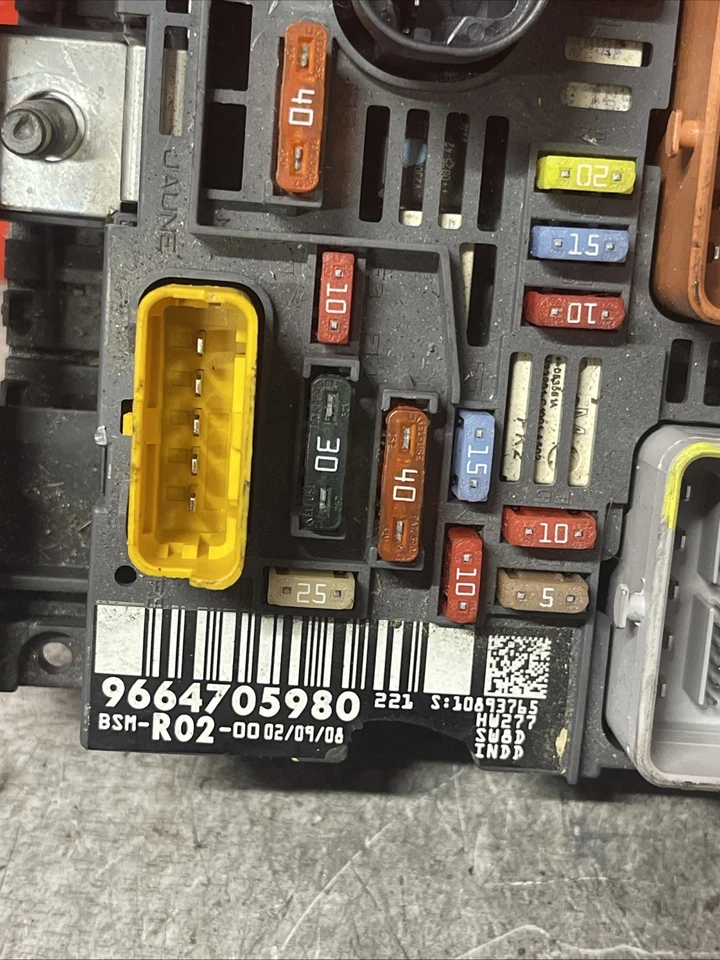 Boitier Servitude Module Relais Fusible BSM PSA R02 9664705980 Peugeot 407 SW - Immagine 2 di 4