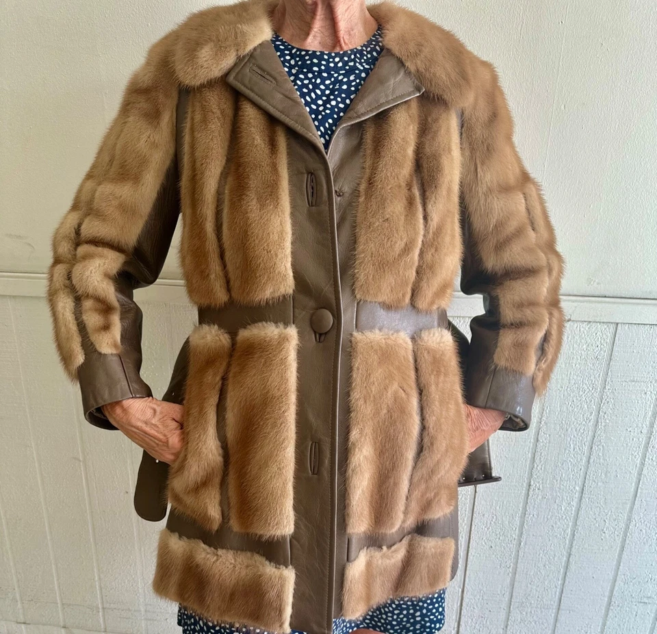 Casaco de camurça e vison natural comprimento médio 3/4 - vintage com cinto de amarração - Imagem 3 de 4