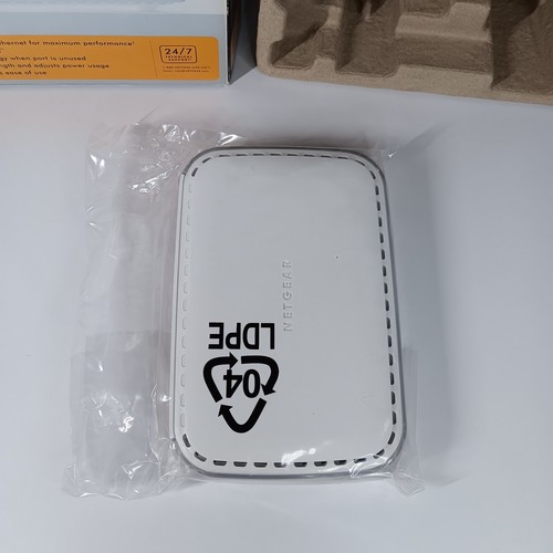 Netgear GS608 8 Port Gigabit Ethernet Switch Complete New Open Box - Picture 8 of 14